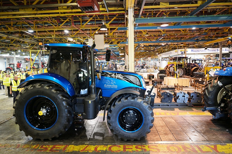 New-Holland-marks-two-millionth-Basildon-tractor_672492-(3).jpg