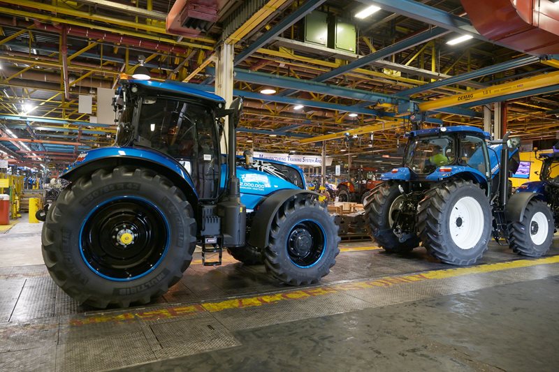 New-Holland-marks-two-millionth-Basildon-tractor_672493.jpg